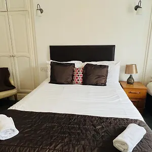  Guest house The Roadhouse